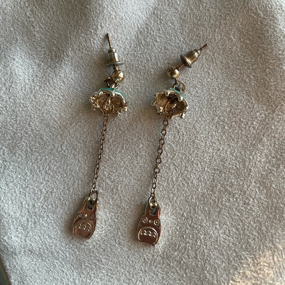 Gold totoro umbrella earrings
